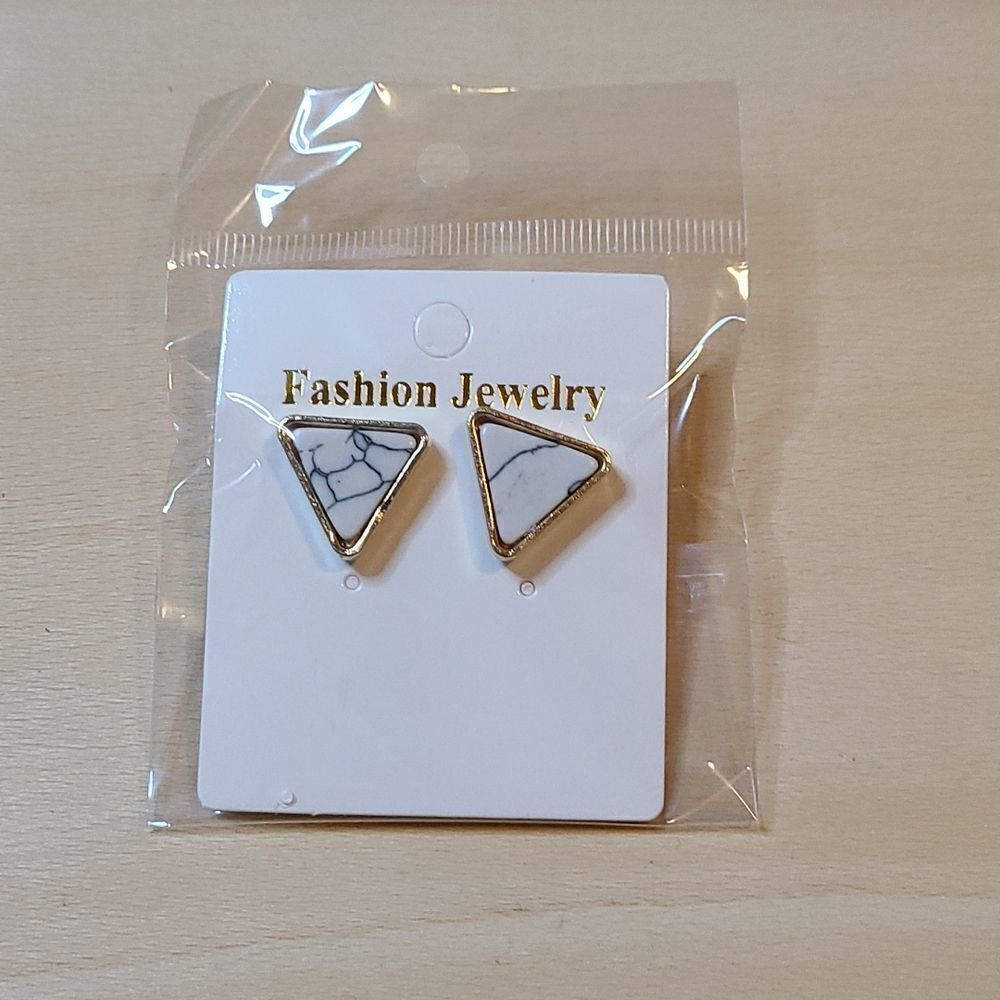 Fashion Jewelry triangle double sided earrings, gold plated.